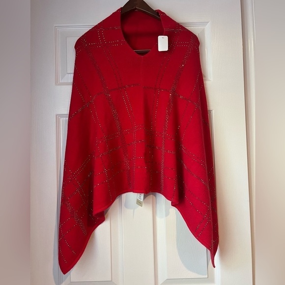 La fiorenta Red Knit Poncho Elegant Embellishments V Neck Lightweight One Size - Picture 1 of 11